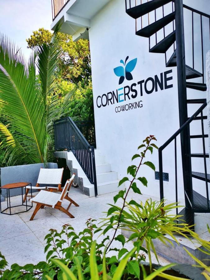 Cornerstone Bali Coworking Hostel Canggu Buitenkant foto